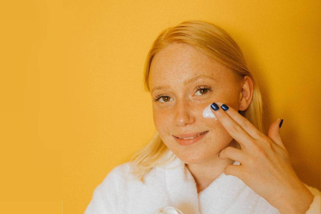 5 Best Clean Products to Reapply Sunscreen Throughout the Day